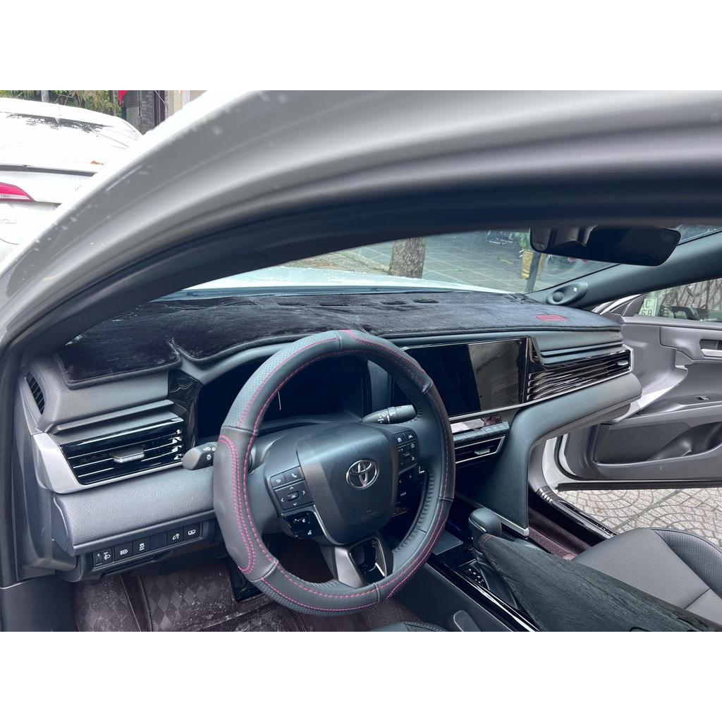 Toyota Camry sau khi trải thảm taplo - ảnh 2