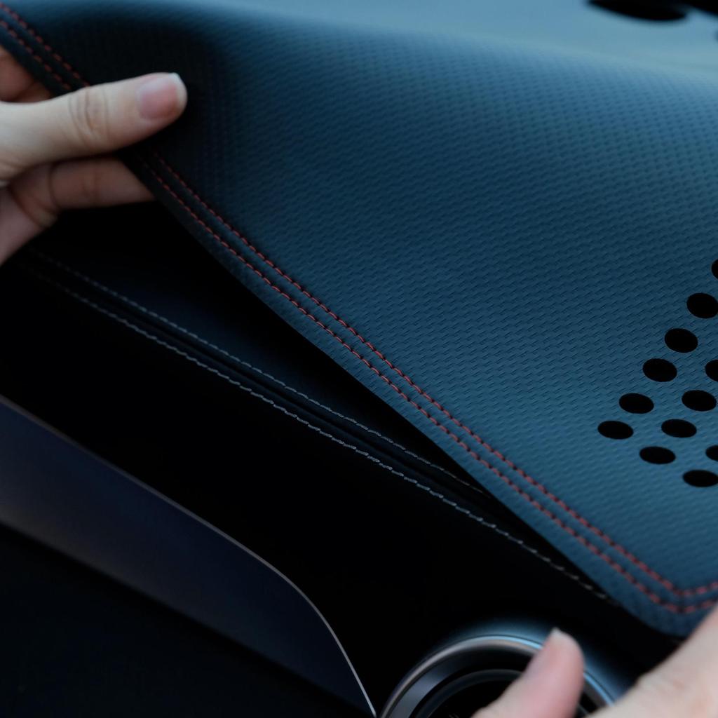 Thảm taplo Mazda 6 Da carbon
