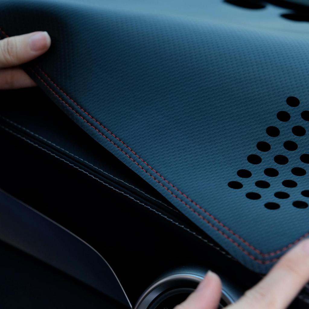 Thảm taplo Mazda CX-8 Da carbon