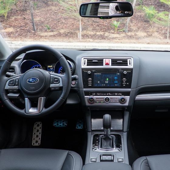 Subaru Forester sau khi trải thảm taplo - ảnh 2