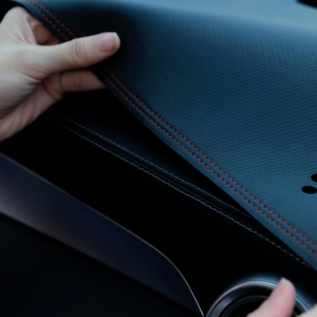 Thảm taplo Hyundai Custin Da carbon