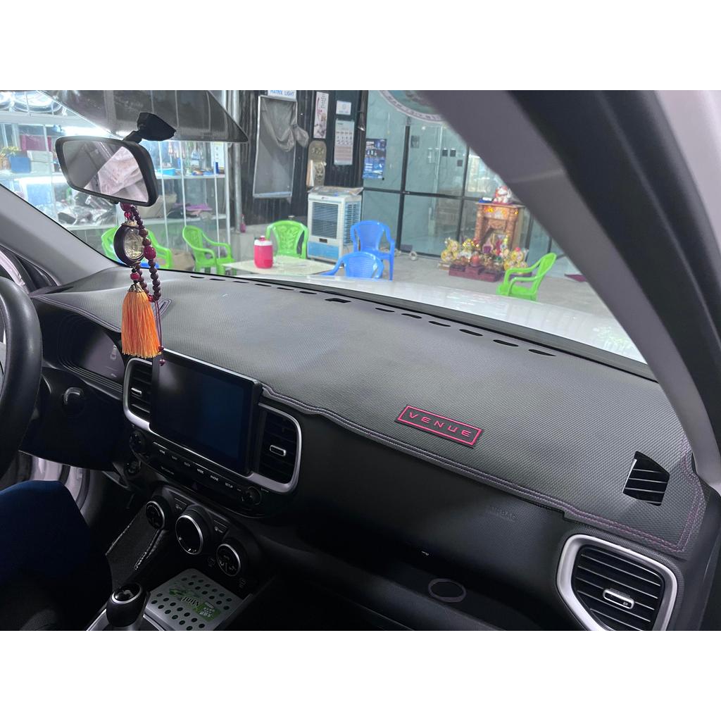 Hyundai Venue sau khi trải thảm taplo - ảnh 3