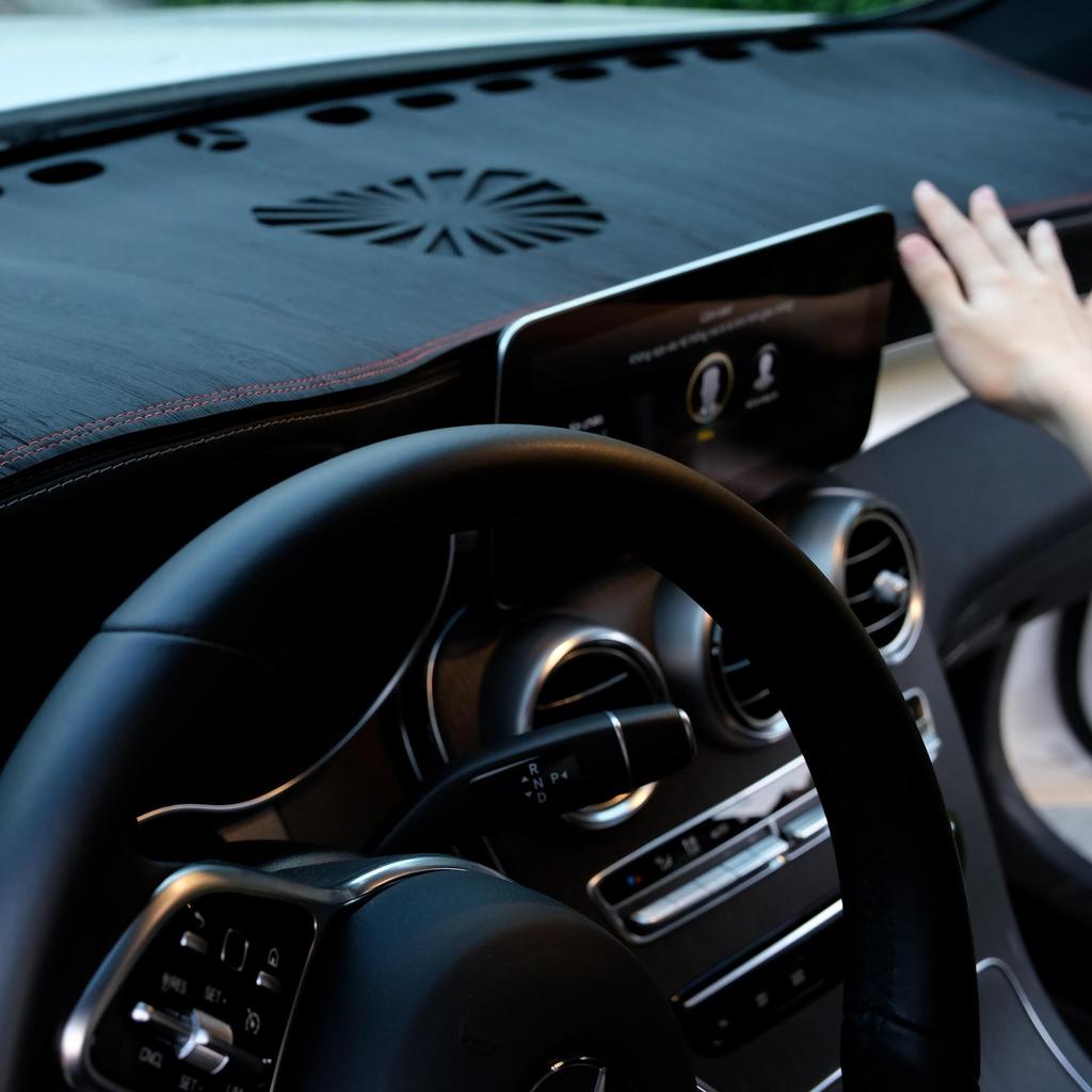 Mercedes-Benz C / E / S / GLC / GLB / GLE / GLS sau khi trải thảm taplo - ảnh 1